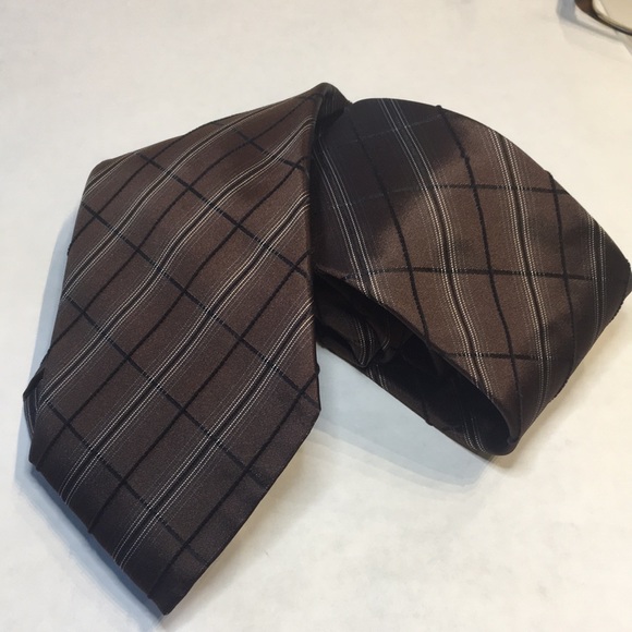 Hudson Room-dark brown with black plaid, 100% silk Italian made tie. LIKE NEW - Picture 3 of 11